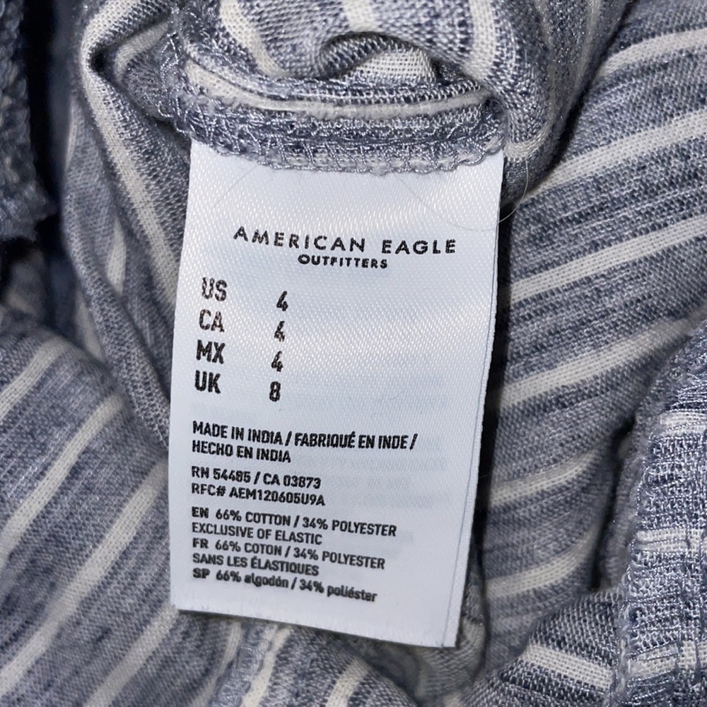 NWOT.  American Eagle Jumpsuit size 4. - Picture 5 of 7